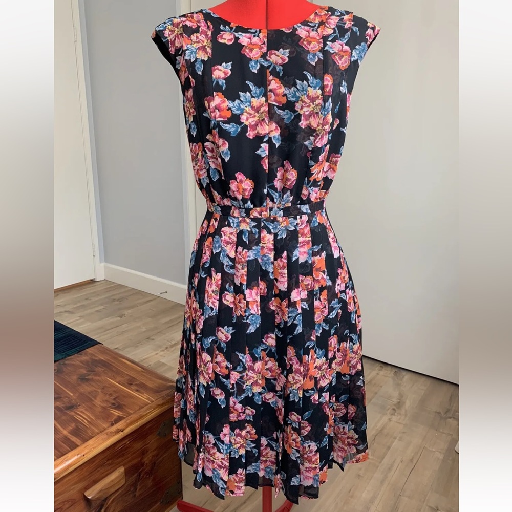 Halogen Floral Dress Sleeveless, Pleated size 10